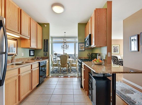 5th image of 125 S Jefferson St Unit 2609