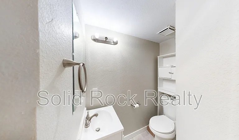 2331 Lexington Village Ln — Photo 14