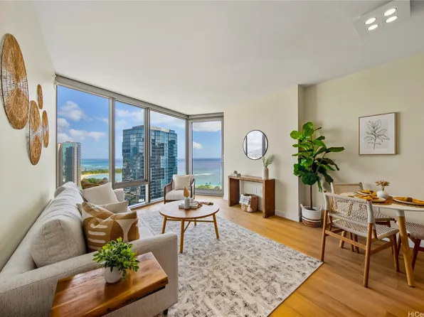 1001 Queen St #3206, Honolulu, HI 96814