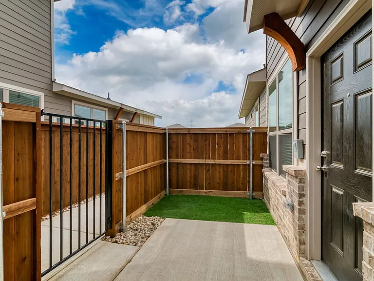 605 Harvest Moon Dr — Photo 19