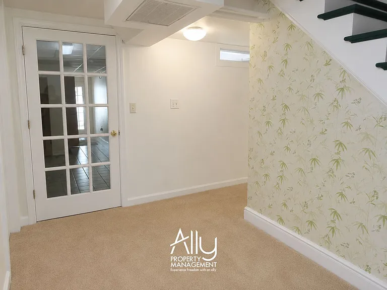 1605 Cambridge Cir — Photo 4