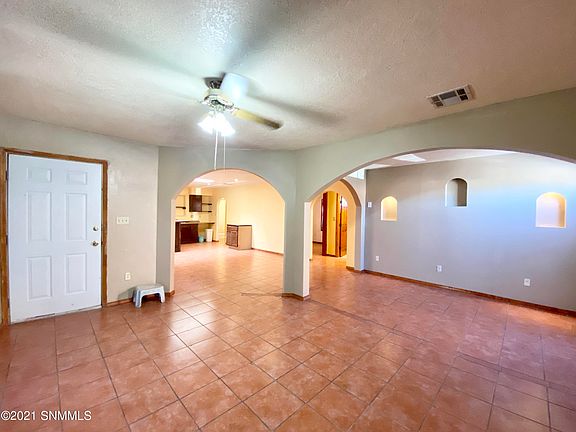 2nd image of 811 E May Ave Unit B