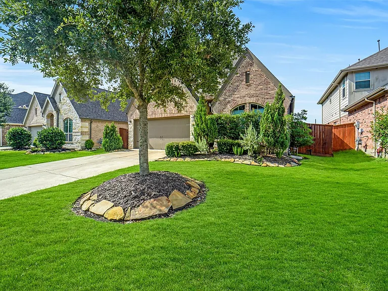 24247 Via Vitani Dr — Photo 3