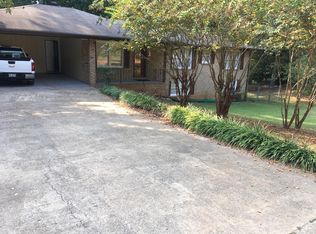 5922 Falcon Chase Ln, Atlanta, GA 30342