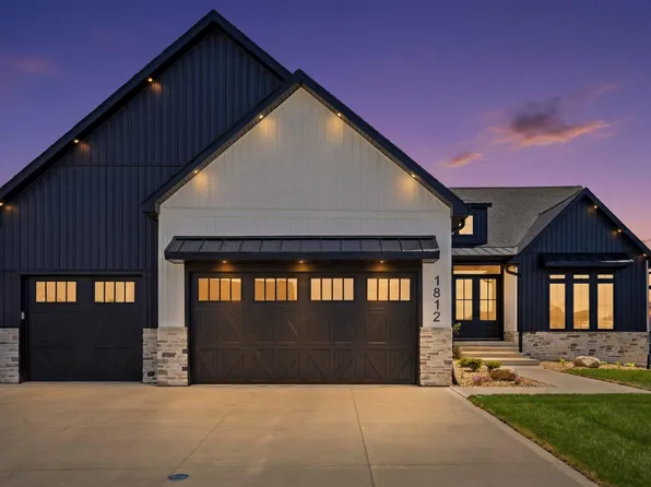 1812 Yale Pkwy, Cedar Falls, IA 50613