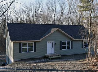 54 Manor Rd, Red Hook, NY 12571