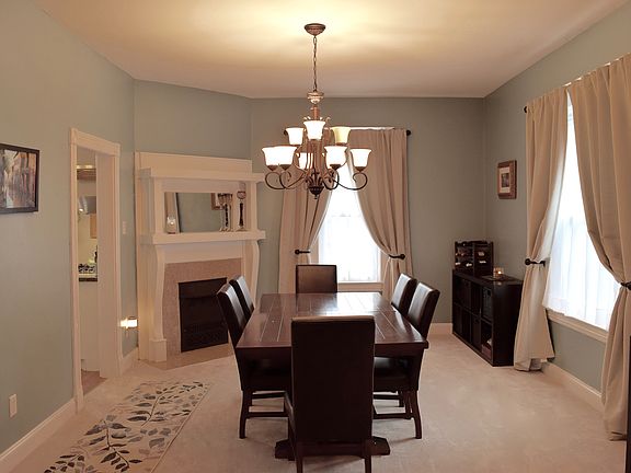 LARGE DINING ROOM