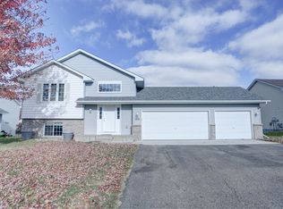 1231 Meadow Pkwy, Mayer, MN 55360