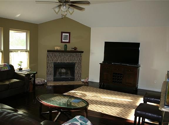 5th image of 3501 Chapel Hill Ln