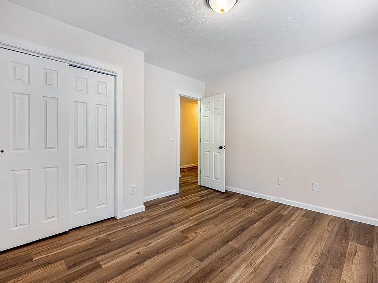 1013 Virginia Ave — Photo 17