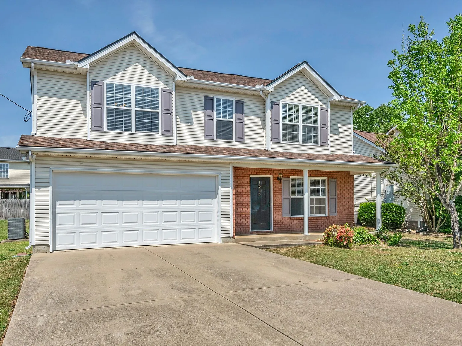 3 bed, 2.5 bath, 1452 sqft, $1,950 — Photo 2