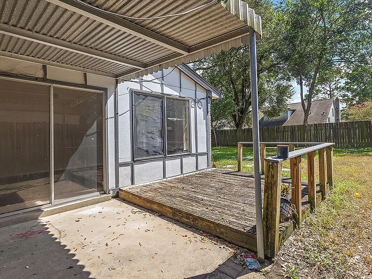 22307 Red River Dr — Photo 16