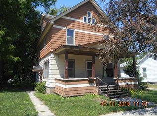 211 4th Ave NE, Independence, IA 50644
