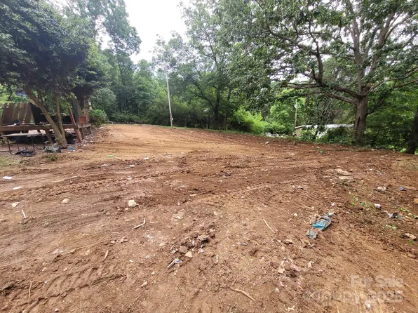 122 Victoria Rd, Cherryville, NC 28021