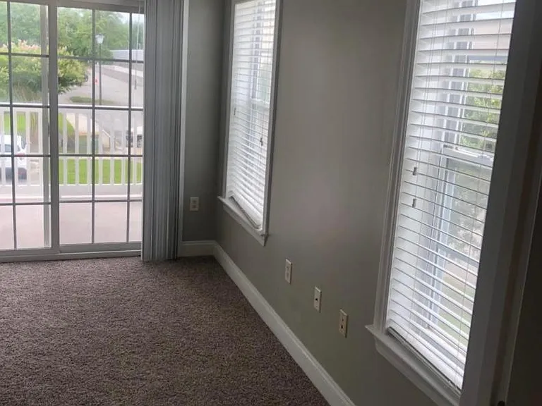 100 Gateway Dr #126 — Photo 9