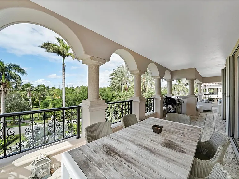 19237 Fisher Island Dr #19237 — Photo 28