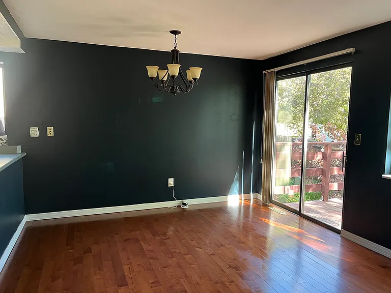 living room (deck entrance)