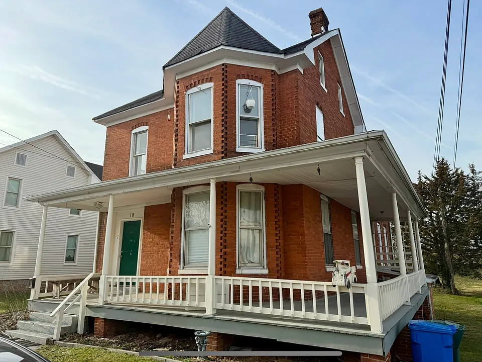 10 Fairview Ave #2