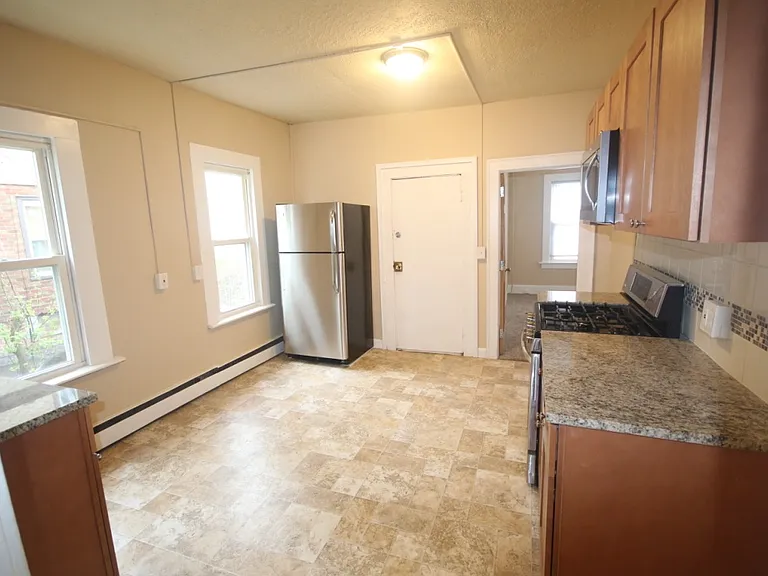 33 Harvard St #1 — Photo 8