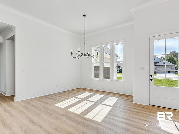4th image of 606 Nathaniel Ave