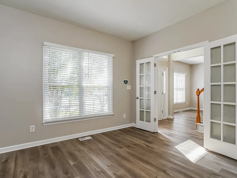 8817 Whitby Ct — Photo 11