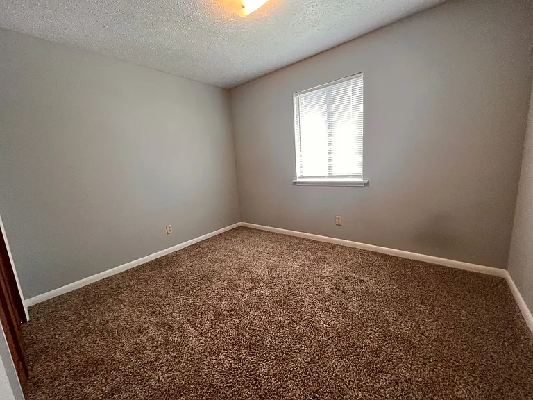 Pecan Manor Apartments — Photo 21