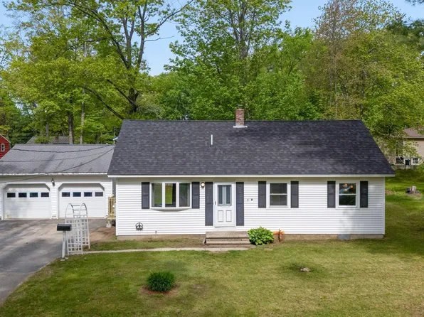8 Center Street, Lisbon, ME 04252