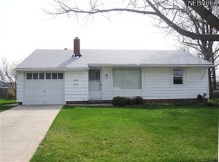 6450 Aylesworth Dr, Parma Heights, OH 44130
