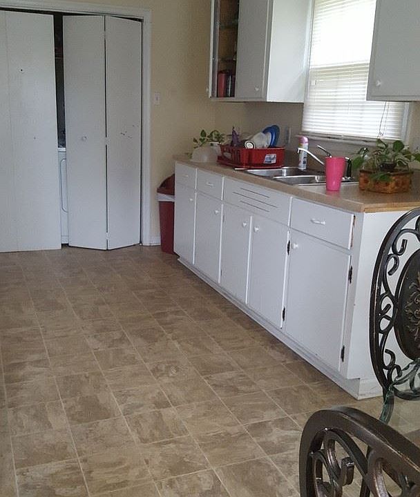 2nd image of 286 Dogwood St