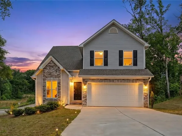 102 Woodside Ct, Temple, GA 30179