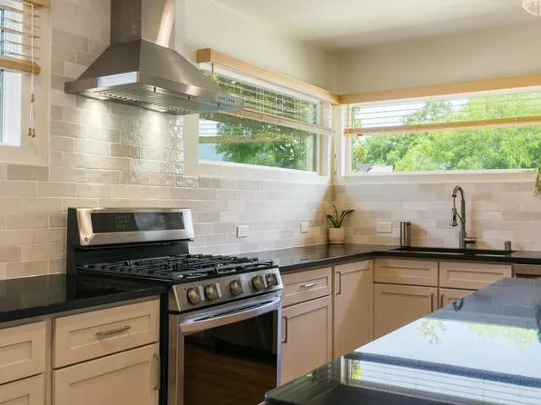 1113 California St NE, Albuquerque, NM 87110