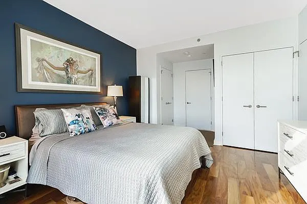 Sold by Avenue Sotheby's International Realty | media 15