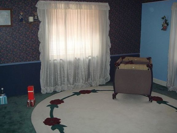 4th image of 2278 Woodville Pike