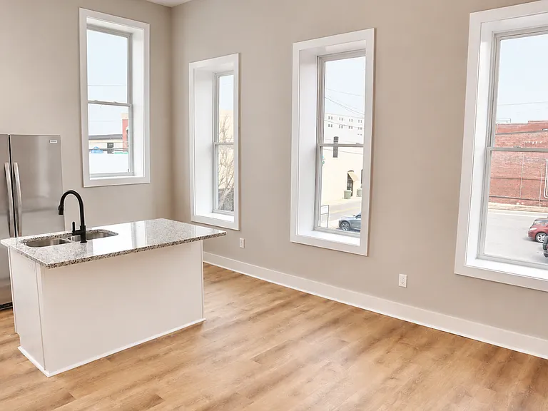 128 N Water Ave — Photo 17