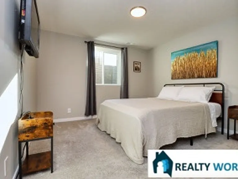 4547 Lewis Ave — Photo 15