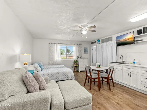 2711 N Halifax Ave, Daytona Beach, FL 32118