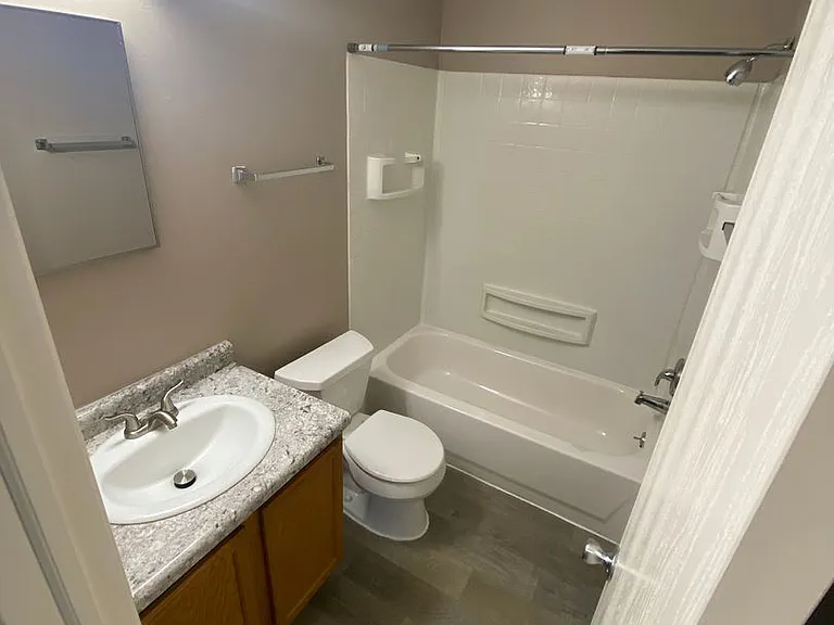 Southdale Square Apartments — Photo 152