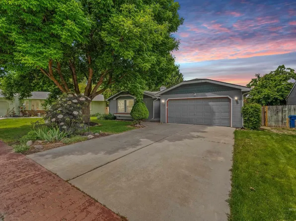 17 S Cobblestone Ct, Nampa, ID 83651