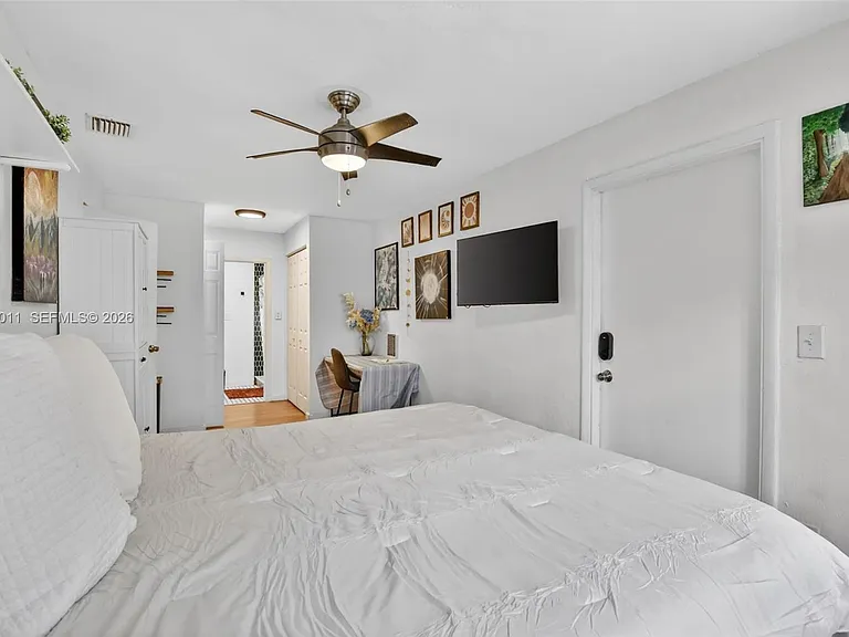 6238 Hayes St — Photo 20
