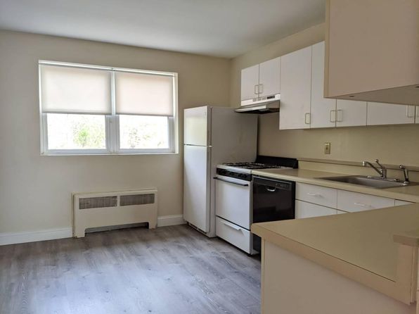 72 Meadowbrook Rd APT 3