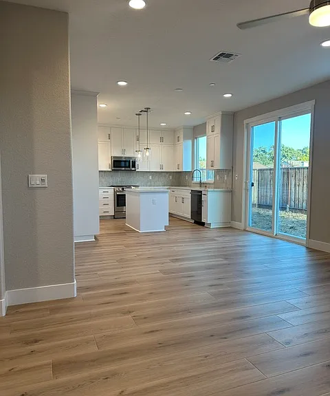 481 Sanchez Ct — Photo 8