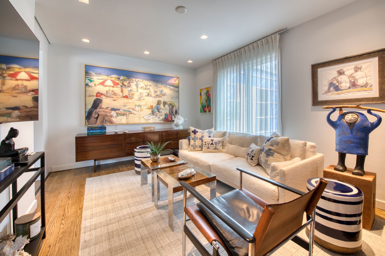 Main Floor Den (can be 4th Bedroom)