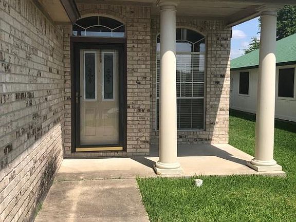 3rd image of 2402 Tracey Ann Ln