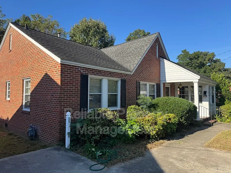 2 bed, 1.0 bath, 1368 sqft, $1,595 — Photo 1