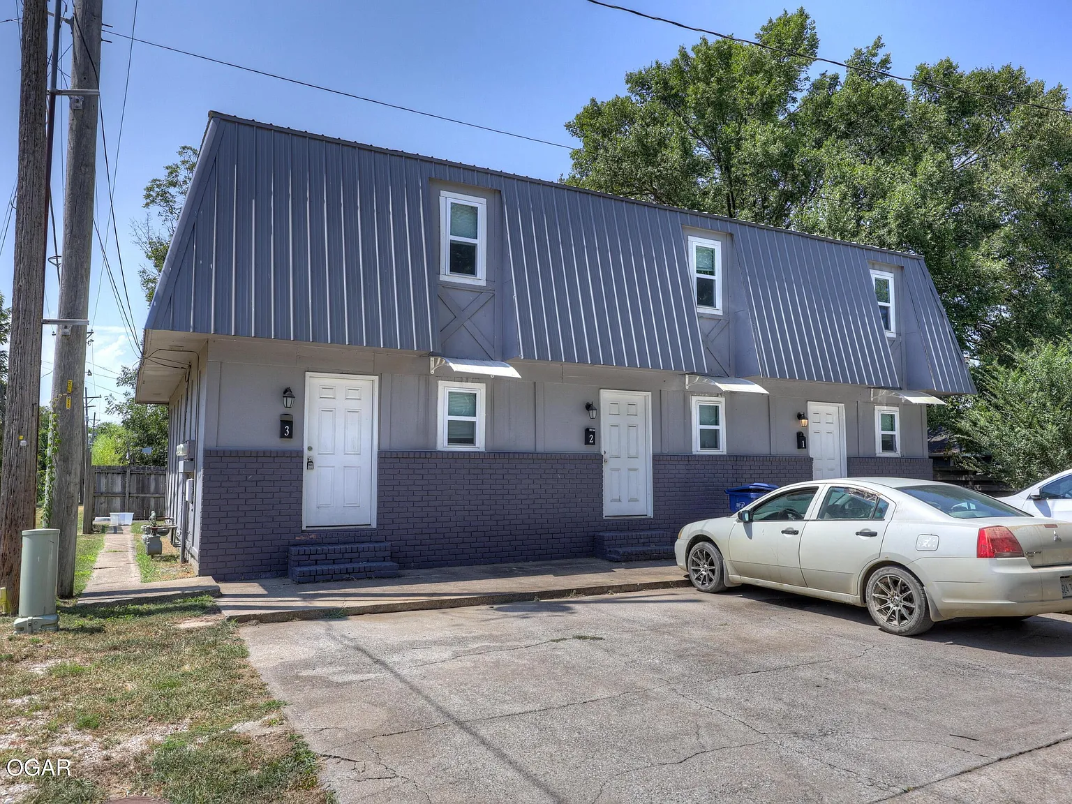 2 bed, 1.5 bath, 980 sqft, $895 — Photo 1