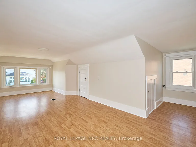 4592 6th Ave — Photo 23