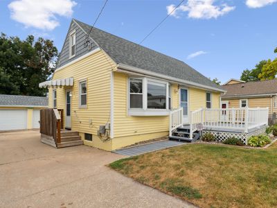 2322 E 39th St, Des Moines, IA, 50317
