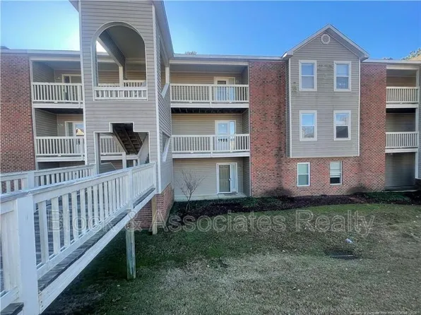 663 Bartons Landing Pl APT 14, Fayetteville, NC 28314
