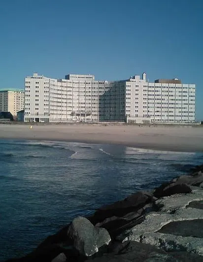 2 bed, $1,810 — Photo 2