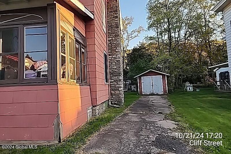 3rd image of 95 Cliff Street
